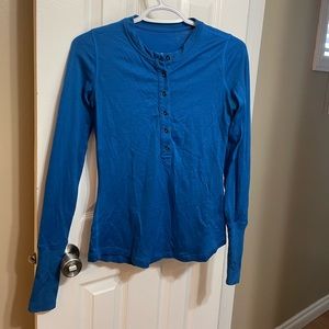 Lululemon blue top.